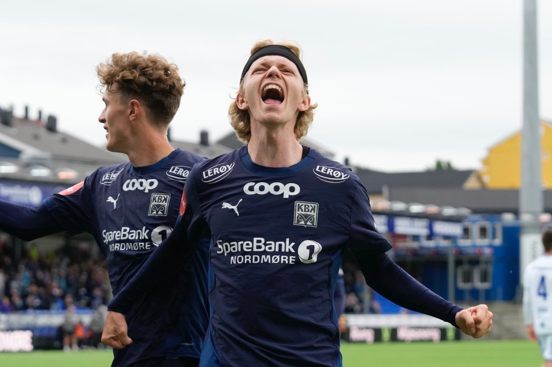 Heine Gikling Bruseth jubler for KBK-seier mot Sarpsborg 08 tidligere denne sesongen. Foto: Terje Stamnes