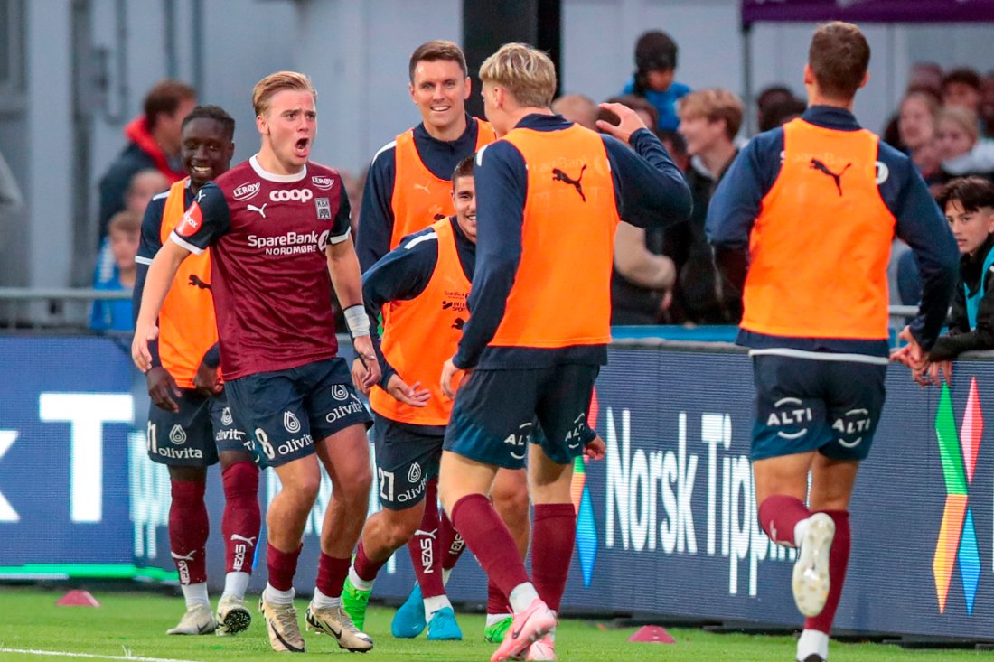 Det ble mye å juble for på Sarpsborg stadion søndag kveld. Foto: NTB