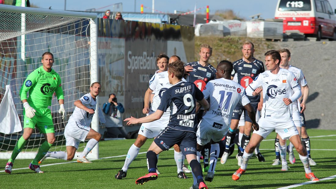 Magnus Stamnestrø, Stian Rode Gregersen og Dan Peter Ulvestad for KBK mot Viking i cupkampen i 2015. Foto: Fridtjof Bjerkås