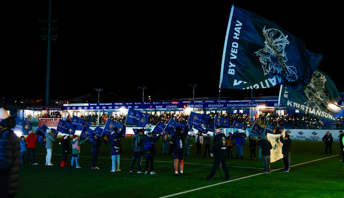 Stemning på stadion i minuttene før avspark. Foto: NTB