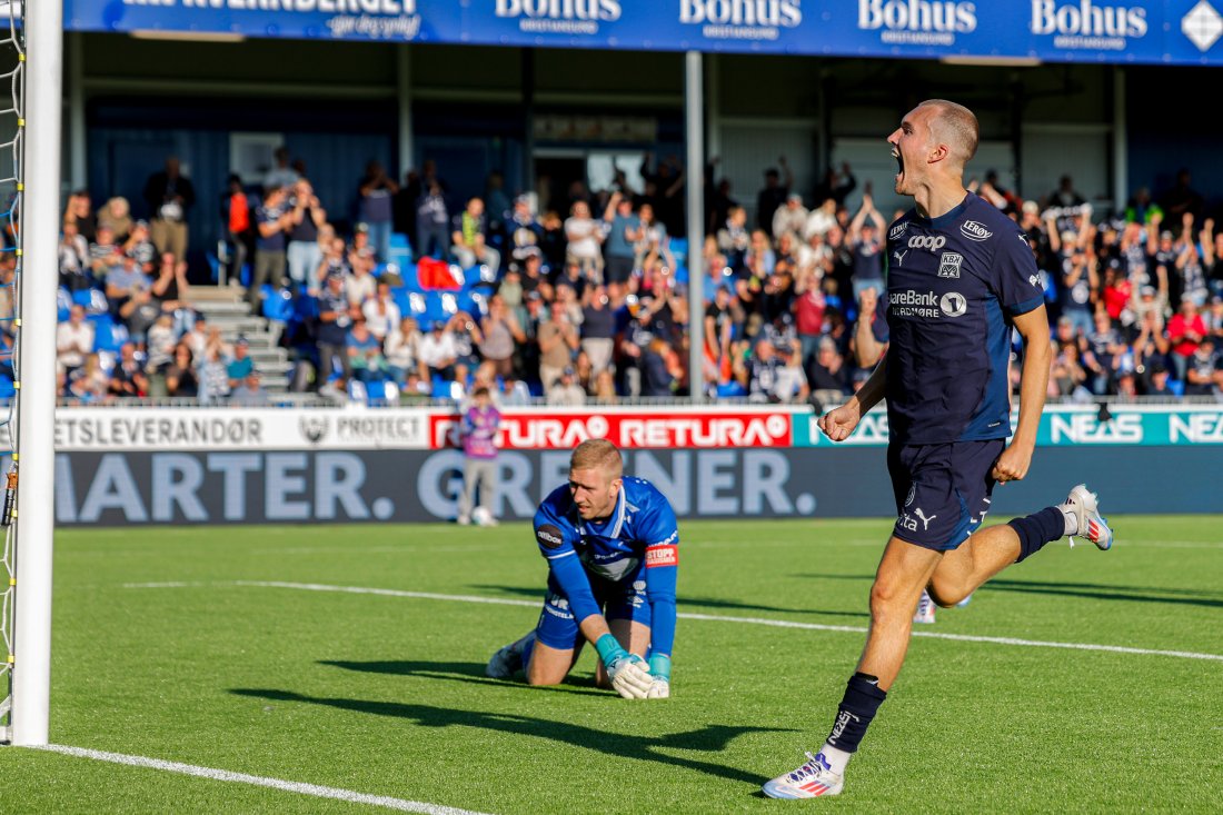 Jesper Strand Isaksen satte inn 2-1 for KBK. Foto: NTB